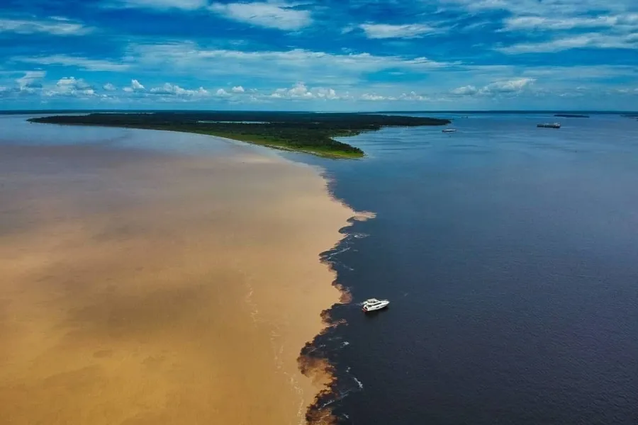 Manaus, AM - Floresta Amazônica e Encontro das Águas