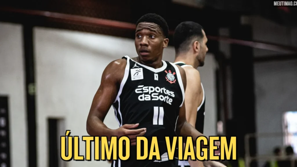 Torcedores de basquete celebrando em arquibancada lotada durante jogo do NBB, exemplo de turismo esportivo NBB no Brasil