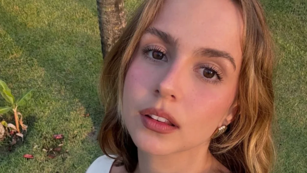 Cofre de segurança em quarto de hotel para proteger objetos de valor, essencial para segurança em hotéis durante viagens