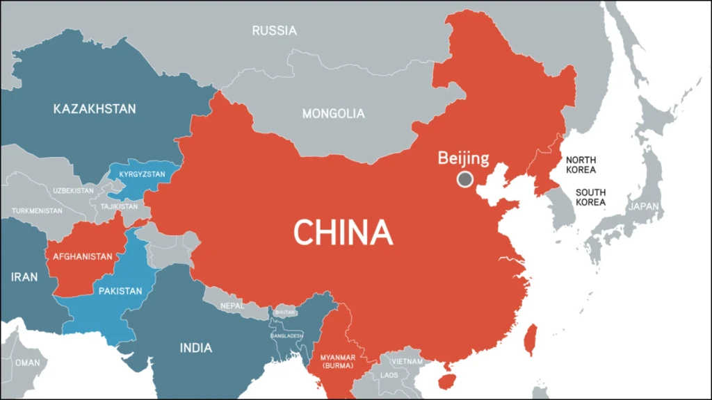 Vista panorâmica da Grande Muralha da China ao entardecer, destino imperdível para quem quer viajar para a China 2026