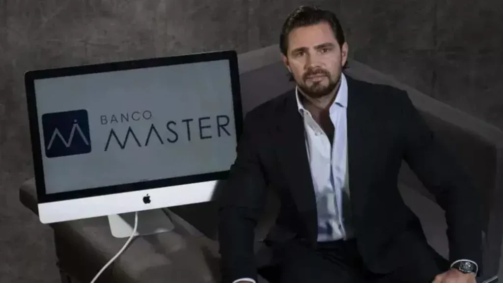 Prisão no aeroporto de Guarulhos com agentes da Polícia Federal realizando abordagem e fiscalização de passageiros